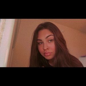 Meet your Posher, Brianna